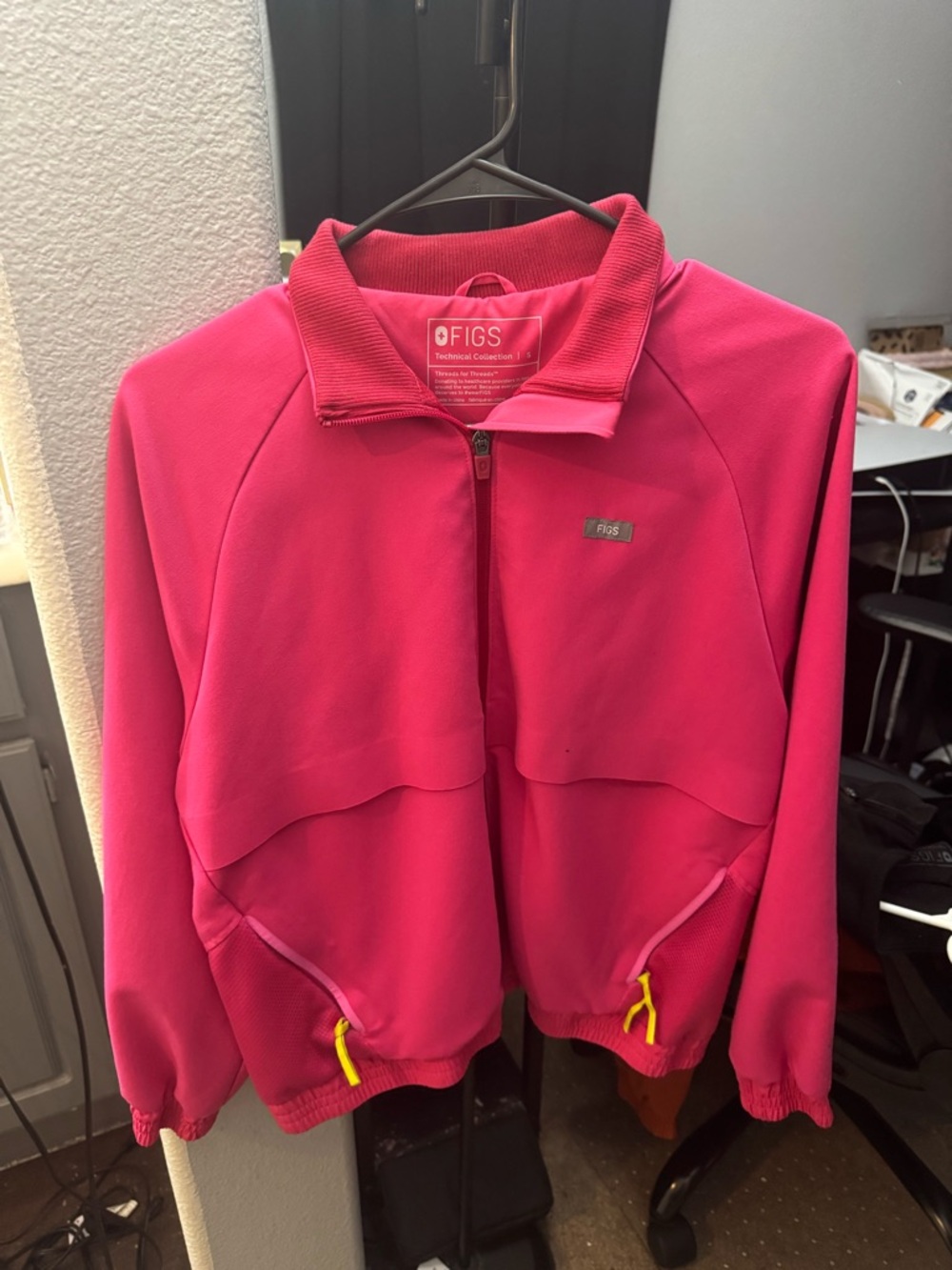 FIGS Women's Sydney Scrub Jacket